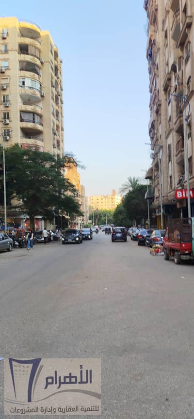 Super Lux 300m on Nasr Al-Thawra Street between Al-Haram and Faisal for sale