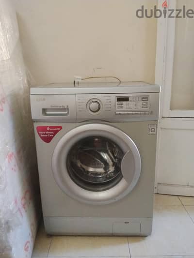 غساله LG    سعه 6 كيلو بحاله جيده جدا