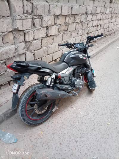 بنيلي ٢٠٠