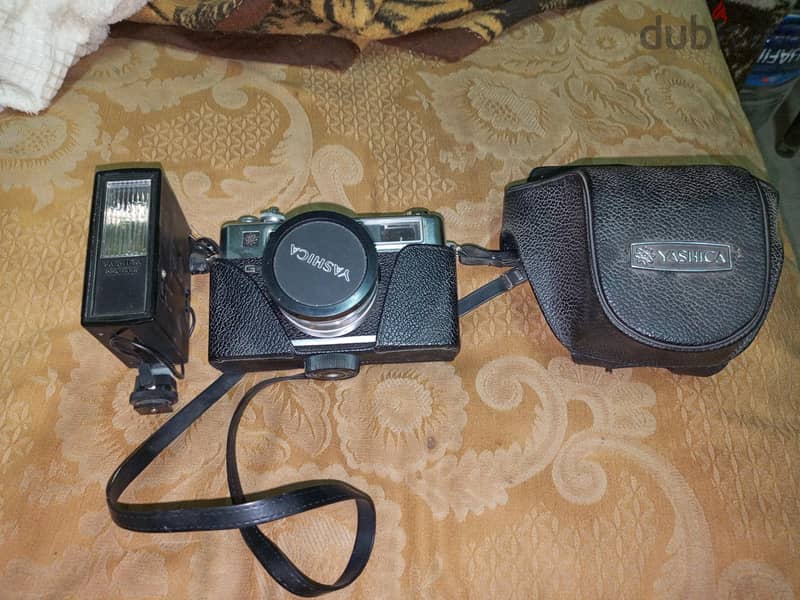 كاميرا Yashica 4