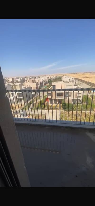 شقة مميزة جدا و روف penthouse-المالك مباشرة بدون عمولة بحري صريح كورنر