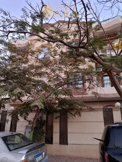 Text of a villa for sale in the fifth district of villas, minutes from the main Samira Moussa Street