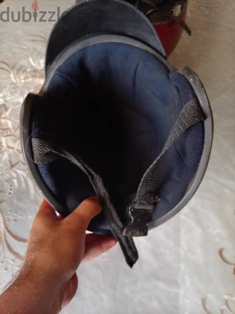 خوذه APo للبيع 3