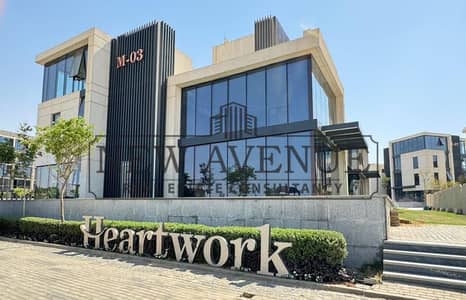 مكتب دوبلكس فاخر للإيجار في heart work mountain view القاهرة الجديدة