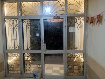 المونتال بالزجاج عرض 4.3 م * ارتفاع 4 م