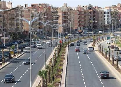 فرصة للاستثمار عمارة للبيع على المحور المركزى مباشرة الحى الرابع 6 اكتوبر