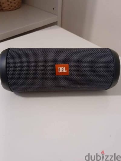 JBL Flip Essential (1st Gen) - Excellent Condition with Original Cable