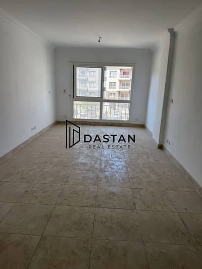 شقة للايجار فاضية في B12 اول سكن طلعت مصطفي دور تاني 3 غرف و 2 حمام
