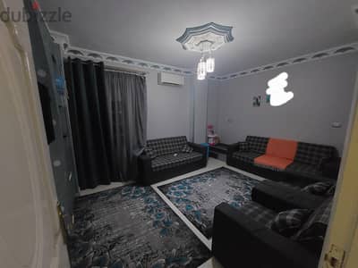 ٢كنبه ٢كرسي سحارة وسرير