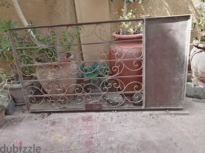 باب حديد فورجيه بحاله ممتازه للبيع