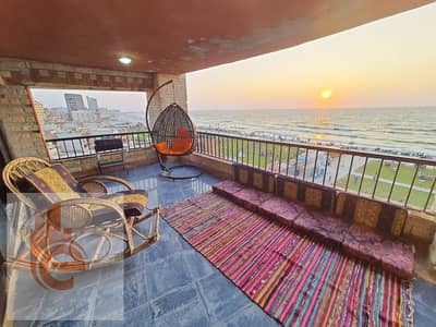 Chalet 220 m on the sea in Bellevue village }
