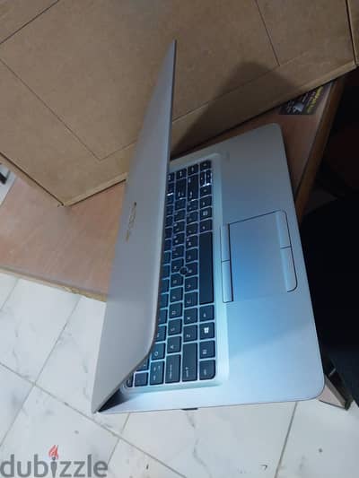لاب توب بحالة الزيرو وبسعر لقطة