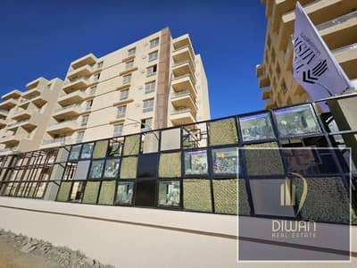 شقة في ارقي مجمع سكني في العاصمة الادارية الجديدة بفيو رائع علي النهر الاخضر والبرج الايقوني بخصم 30% لفترة محدودة
