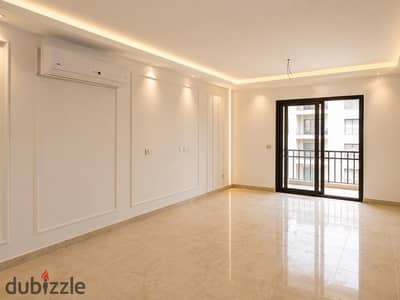 شقة  3 غرف بالتكييفات متشطبه مودرن لاندسكيب فيو للإيجار - فيفث سكوير المراسم