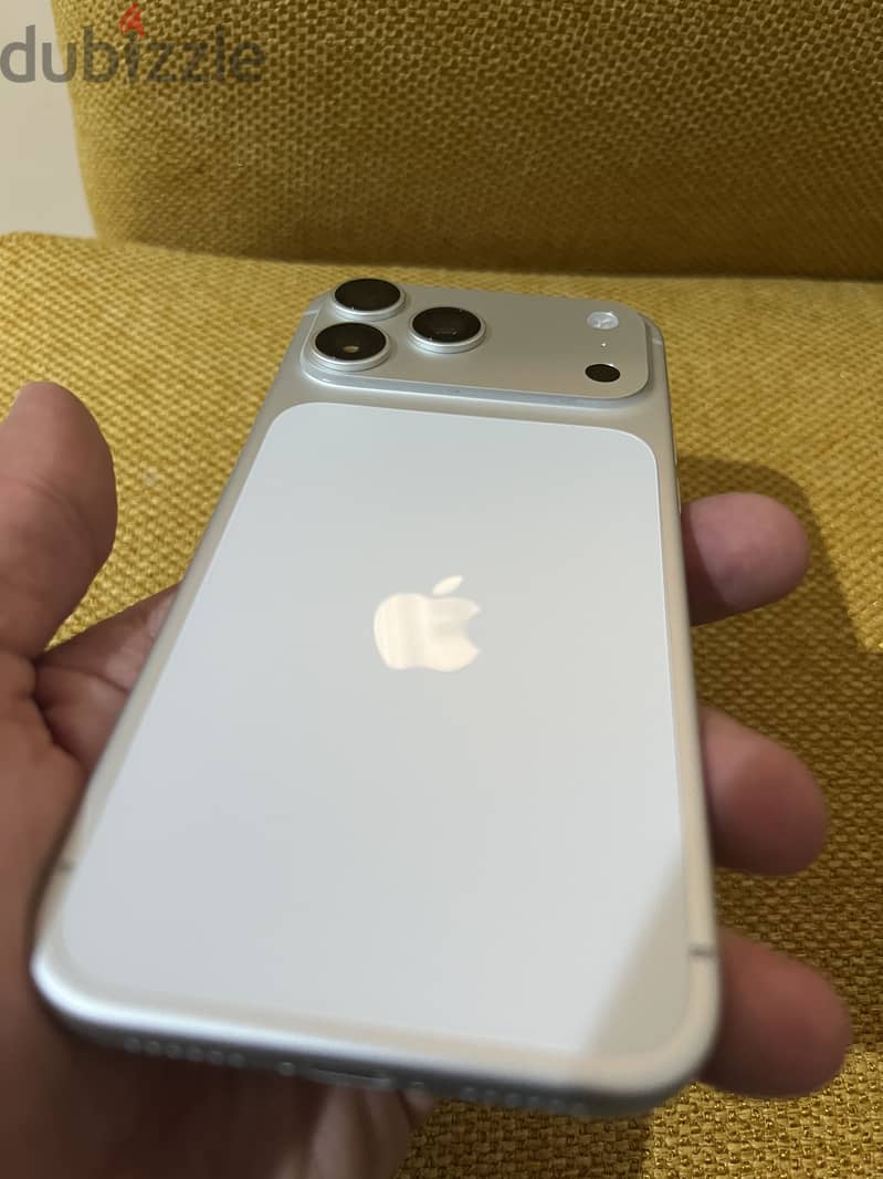 Apple - iPhone 17 Pro Max 2