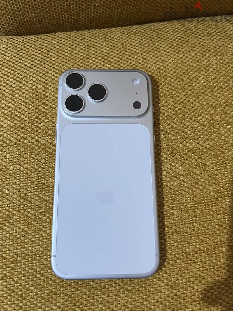 Apple - iPhone 17 Pro Max 4