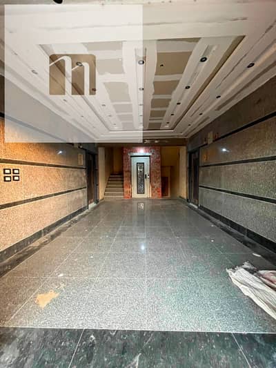 For sale: A distinctive apartment in District 16 – Neighborhood 1 – located directly next to Beverly Hills and the main entrance to Sheikh Zayed.