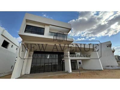 Standalone Villa for Sale - Down payment with installments - Ready to move - Prime location overlooking landscape - in Hyde Park New Cairo