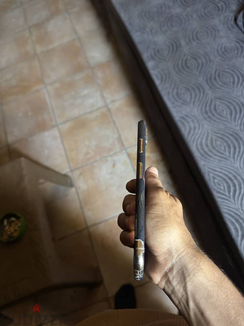 Apple - iPhone XS Max 1
