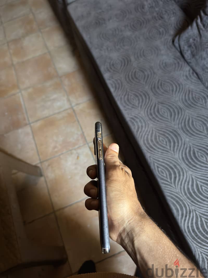 Apple - iPhone XS Max 3