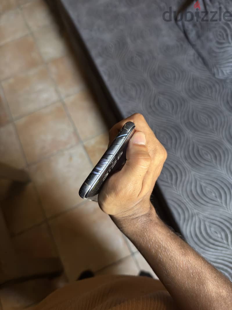 Apple - iPhone XS Max 4