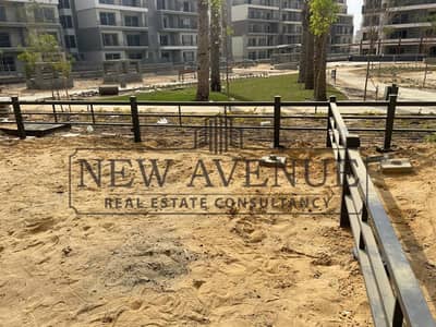 Ready to move apartment with private garden overlooking the pocket and lush greenery offering privacy and an excellent living or investment opportunit