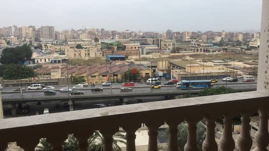 شقة واجهة لقطة ١٢٢ م للايجار في كومباوند حي محرم باشا