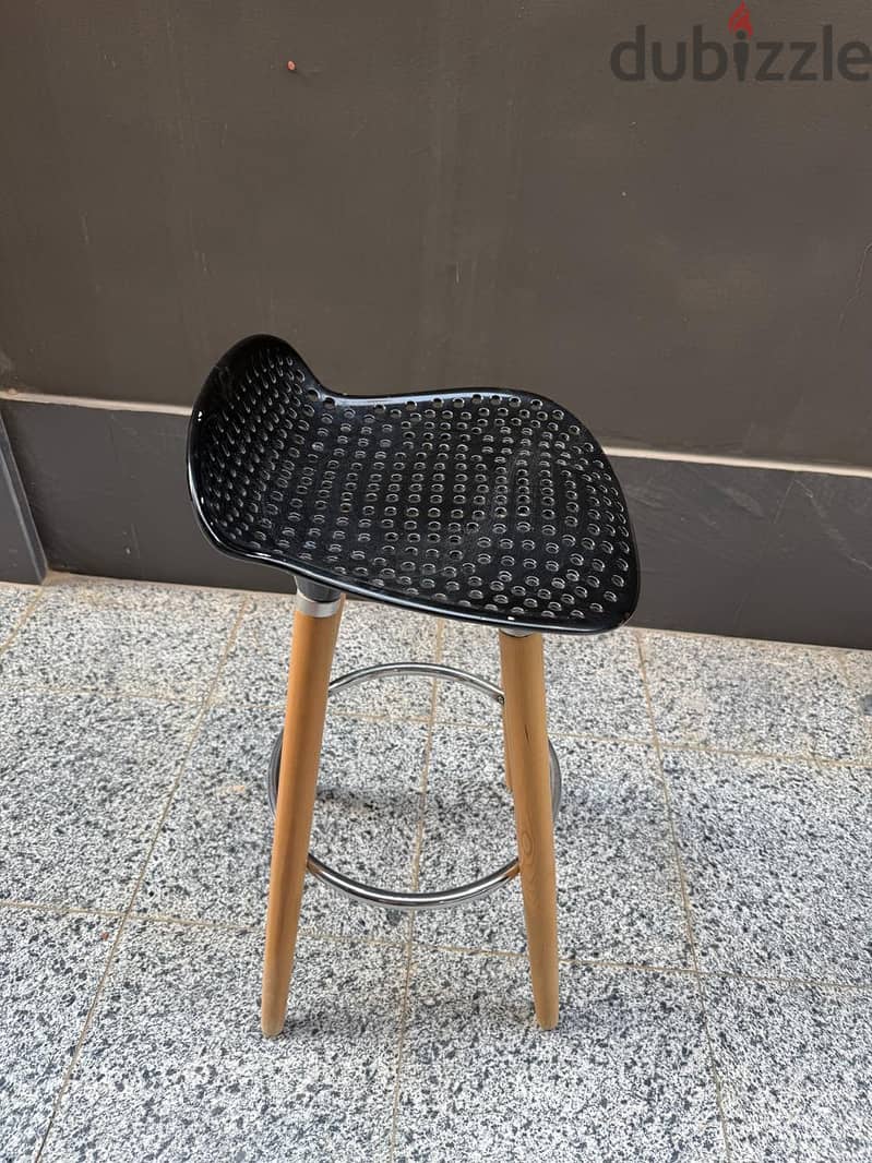Black bar stool 1