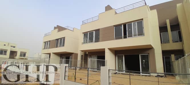 تاون هاوس ميدل أعلى نقطة في الكمبوند للبيع في بالم هيلز التجمع الخامس Palm Hills New Cairo