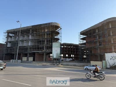 محل ارضى للبيع مول فال بلازا عالمحور مباشرة امام غرب سوميد استلام فورى لوكيشن مميز