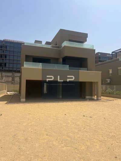 فيلا استاندالون للبيع برووف متشطبة بفيو لاندسكيب في كمبوند بالم هيلز قطامية اكستنشن PK2 بالتجمع الخامس الجولدن سكوير دقائق من الجامعة الامريكية