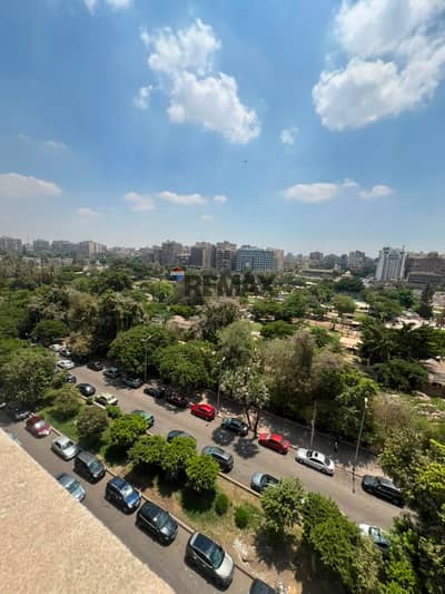إطلالة بانورامية مباشرة على حديقة الميريلاند شقة مميزة للبيع
