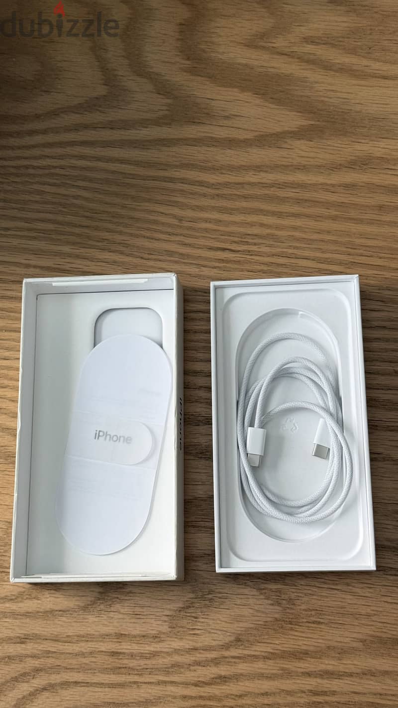 Apple - iPhone 16 Pro 3