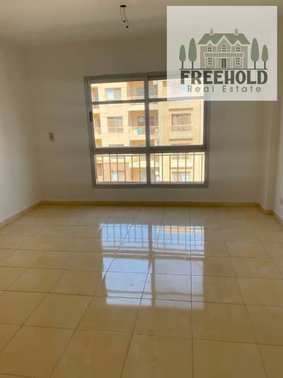 Apartment for sale in Madinaty B11 with a prime street view, steps from services, minutes from Open Air Mall & Strip Mall, 116 sqm