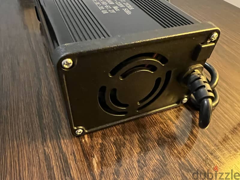 Lithium Battery charger 67.2V - 20A 1