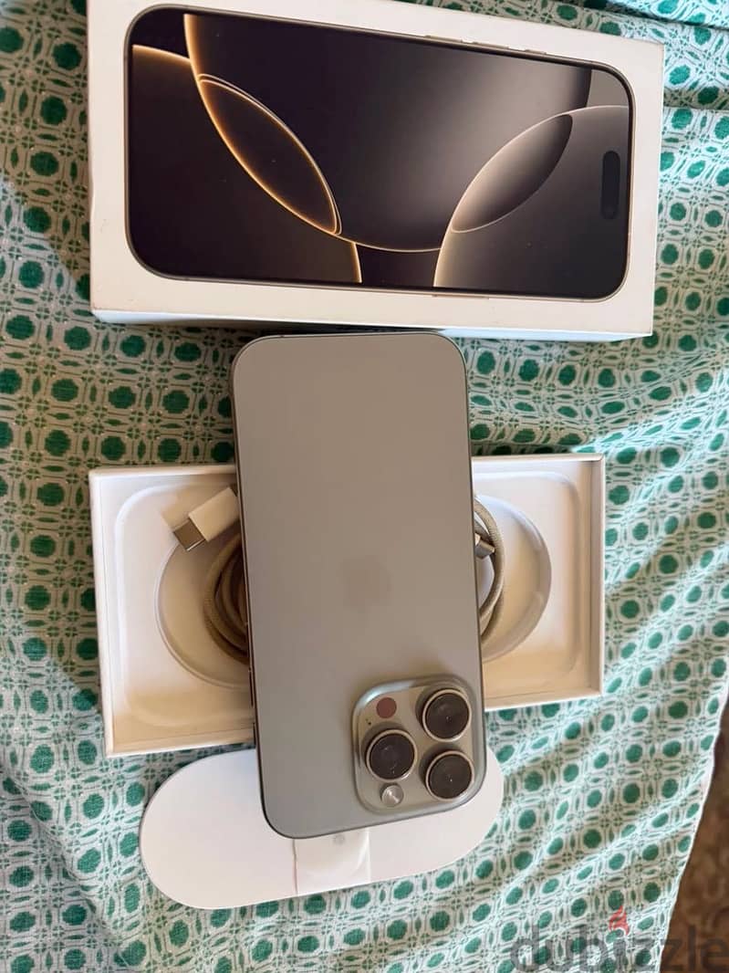 Apple - iPhone 16 Pro 3