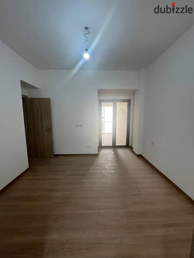 شقة بجاردن  متشطبة بالتكييفات استلام فوري للبيع في فيفث سكوير المراسم التجمع الخامس Fifth Square El Marasem New Cairo