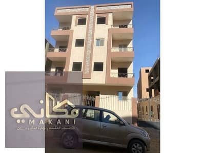 Take advantage of this excellent opportunity to own a 140 sqm apartment in District 9, located on the second row from the main road