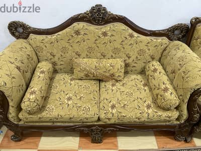 طقم ٣ كنبه كبيره وكرسين و٣ ترابيزات  الصور عالواتس