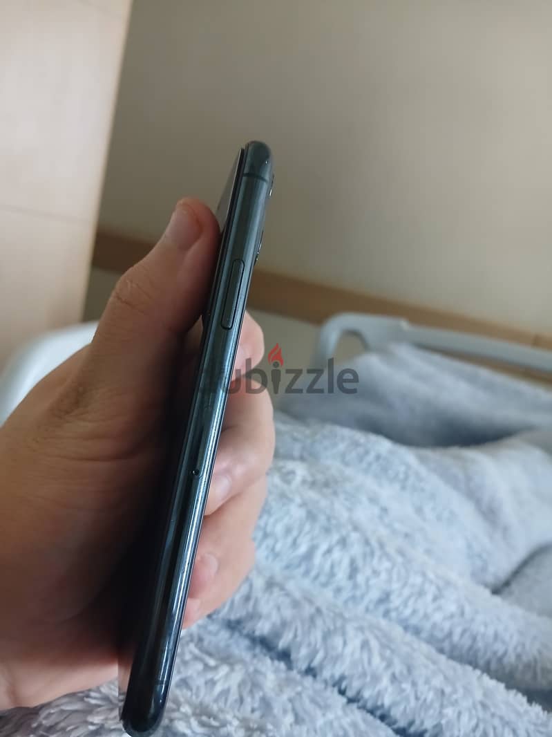 Apple - iPhone 11 Pro 2