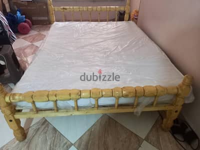 سرير موسكي 160×200 مستعمل بحالة جيدة