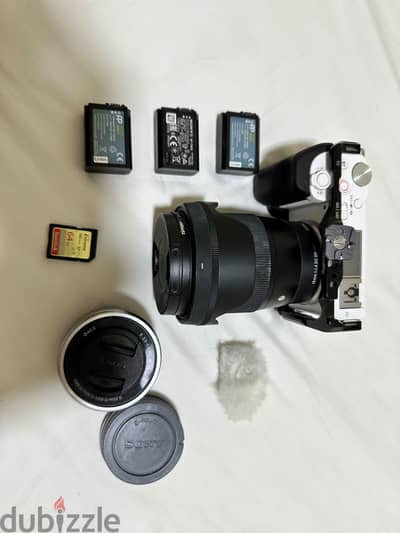 Sony ZV-E10 Creator Kit + Sigma 16mm F1.4 + Extras