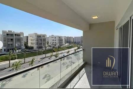امتلك شقة بسعر مغري في قلب التجمع السادس كمبوند هايد بارك سنترال دقايق من الجامعة الامريكية بمقدم 5% فقط واطول فترة سداد