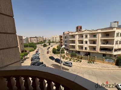 شقةًللايجار فى مدينة الشروق