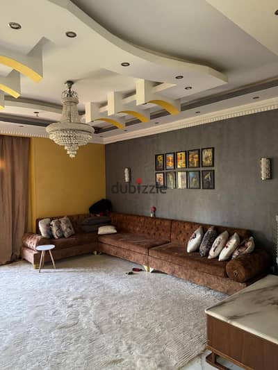شقه للبيع بسعر خيالي مساحه 285متر بافضل لوكيشن الحي السابع الشيخ زايد Elsheikh Zayed