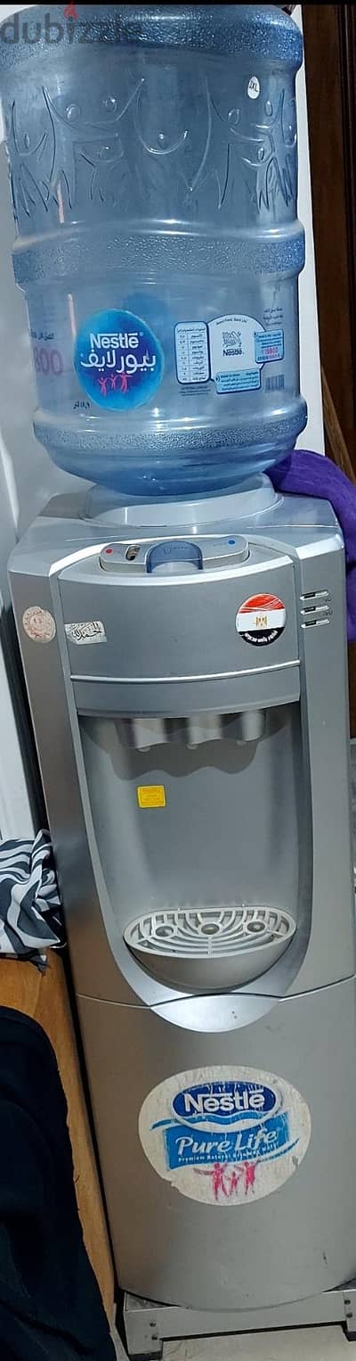 كولدير نستله بحالة الزيرو بارد وساخن فضي