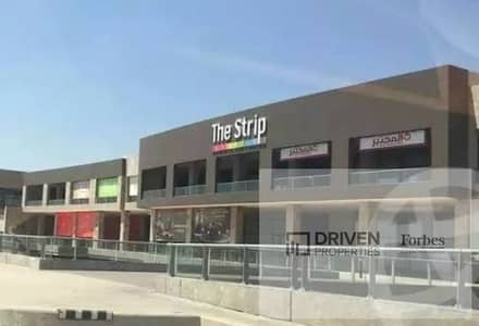 محل للإيجار على وصلة دهشور مباشرة الشيخ زايد مدخل 4 دوبلكس بمساحة خارجيةSheikh Zayed Entrance 4 Duplex Space with Outdoor Area