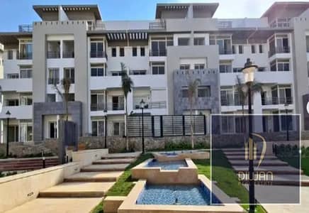 Apartment deal with a fantastic landscape and lagoon view in Hyde Park Central, New Cairo. Direct on Teseen St, minutes from AUC with the lowest DP.
