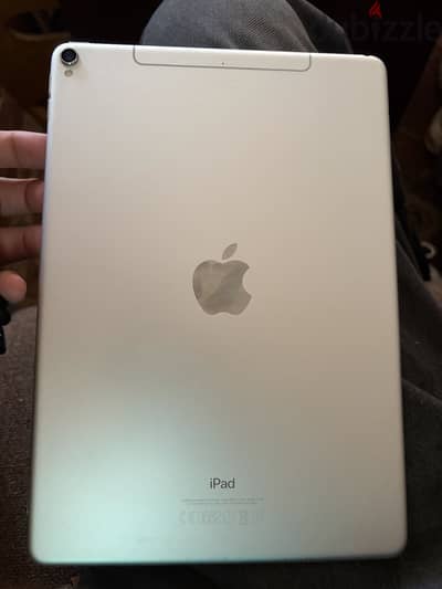 iPad Pro 10.5 inch 2017 64 gb very good condition