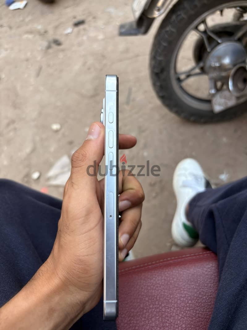 Apple - iPhone 16 Pro Max 1
